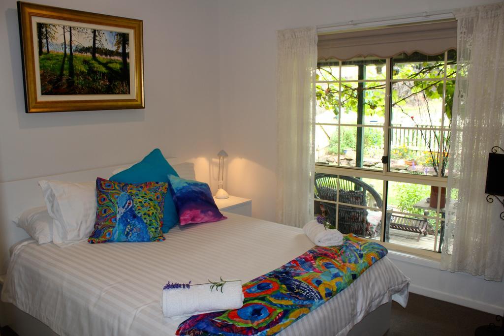 Blue Gum Cottage On Bay Bensville Room photo
